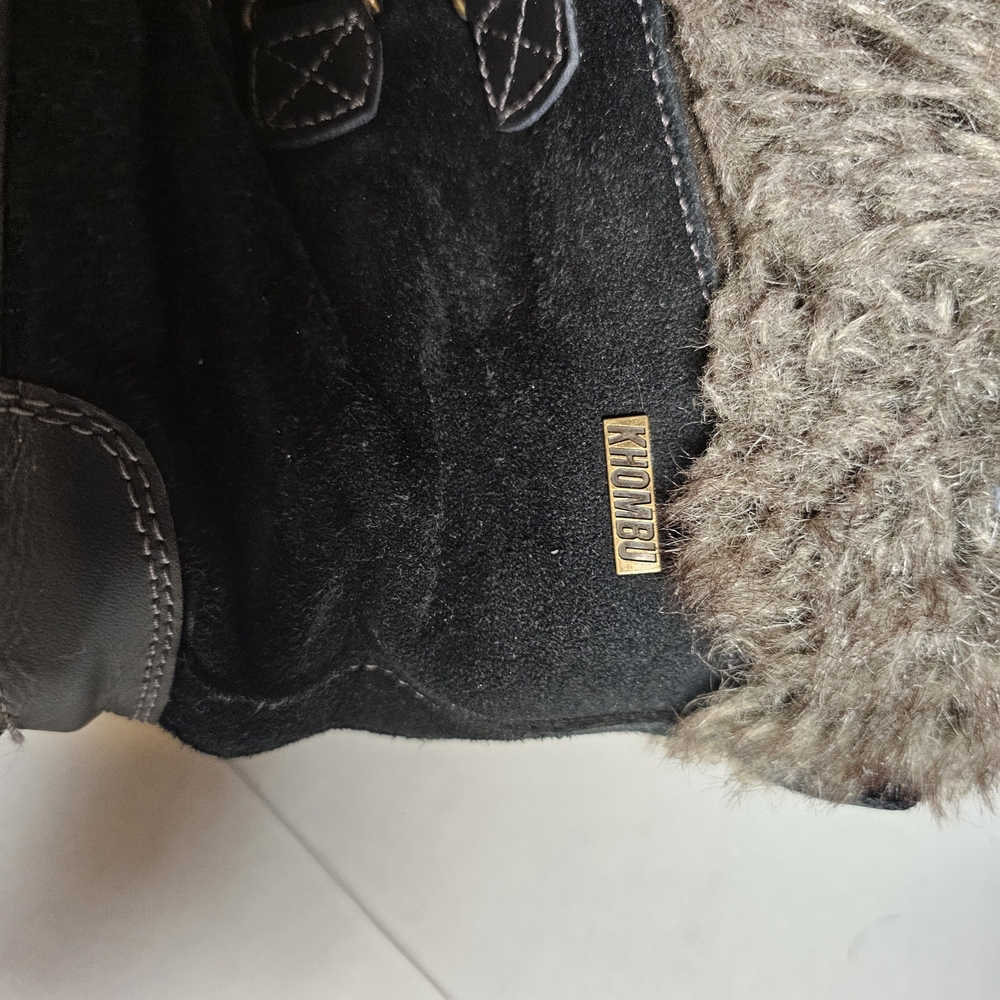 Khombu Black and Brown Winter Boots with Faux Fur - Picture 5 of 8